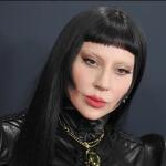 Lady Gaga condena o ICE e implora por "misericórdia" de Trump.